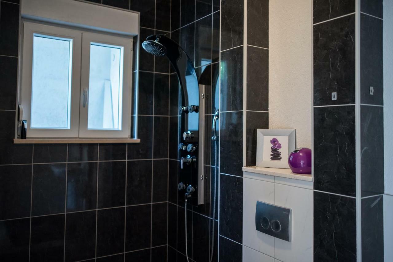 De Luxe Apartment Mediteran 1**** Zaton  Eksteriør billede